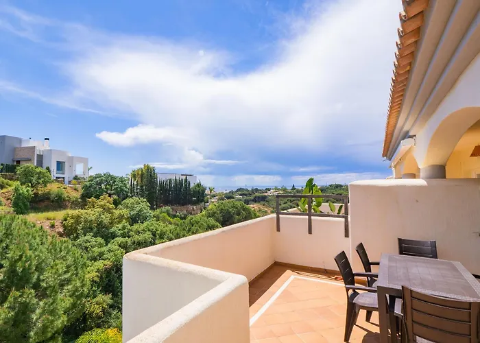 Cubo's Santa Maria Hills 3b Apartment